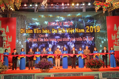 Triển lãm “Du lịch qua các miền Di sản văn hóa Việt Nam năm 2020”